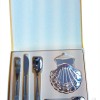 Estuche de 4 cubiertos y Concha Estuche de 4 cubiertos y Concha